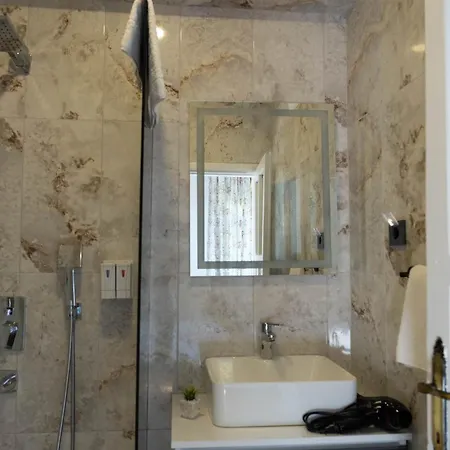 Kibele Hotel